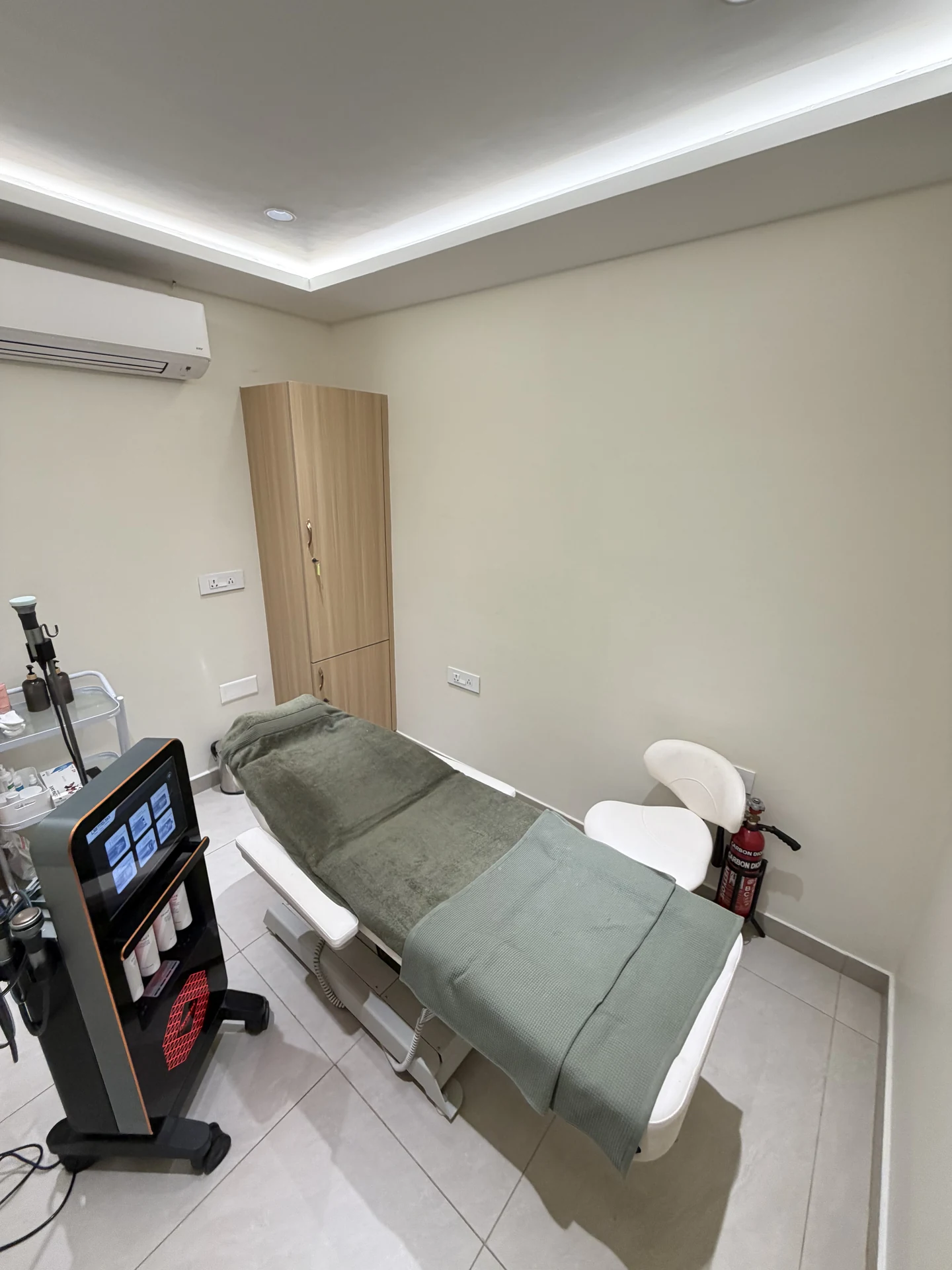 Aesthetic Dermatology Examination Suite at Dermis 365