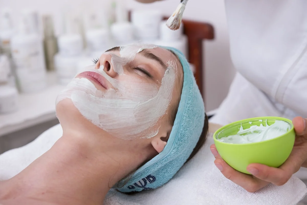 Medical grade non-comedogenic acne skincare routine and topical dermatologist solutions