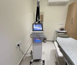 Digital interface and optical laser arm of Dermis 365 Q-Switched Nd:YAG laser